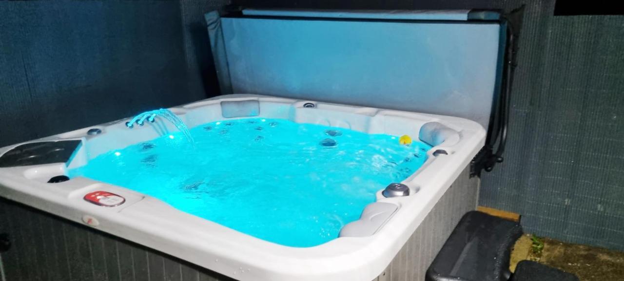 Marthys House With Hot Tub Looe Exterior foto